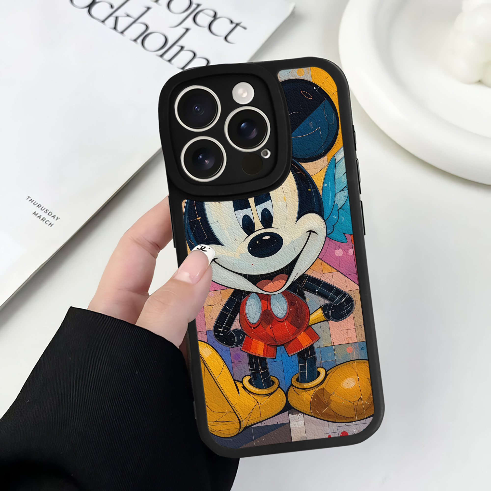 （画像用） ミッキーマウス Mickey Mouse 【iPhone 16シリーズ対応】シリコンスマホケース（レザー調） 材質：シリコン